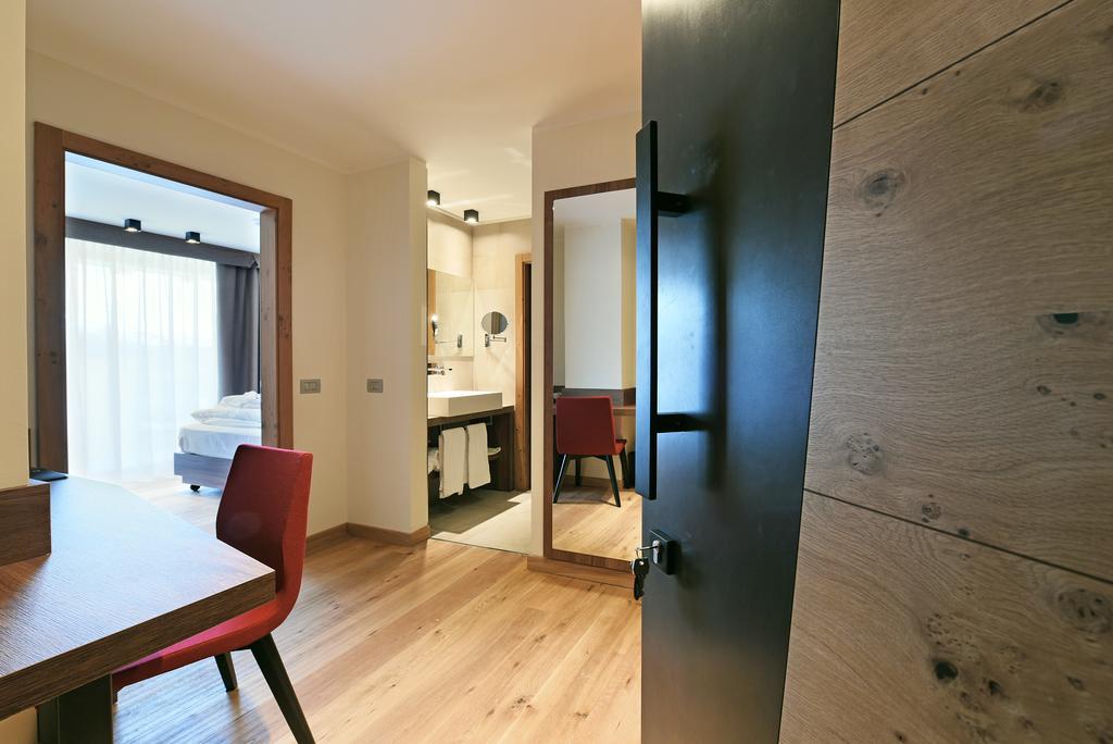 Dolomeet Boutique Hotel Pinzolo Εξωτερικό φωτογραφία