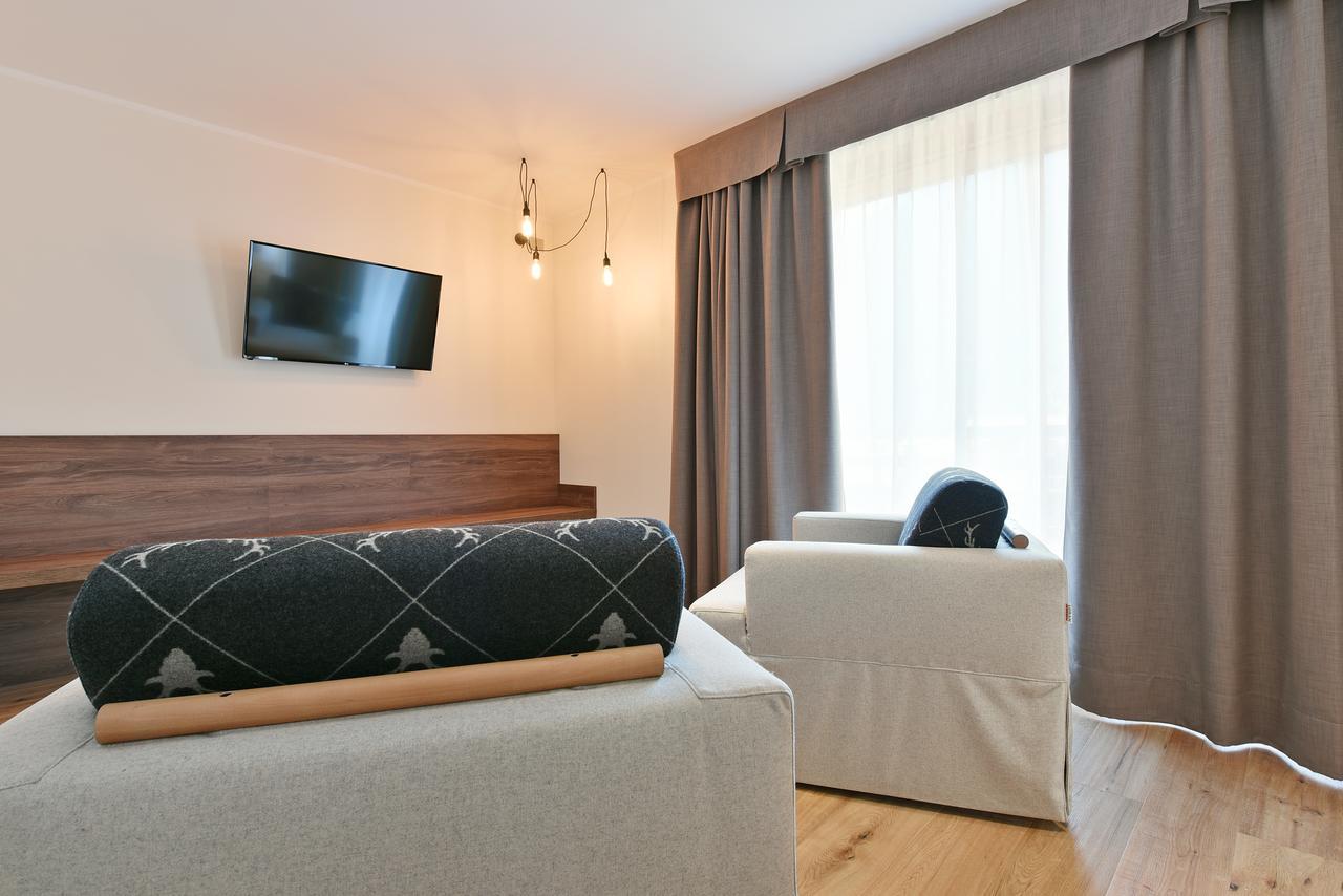 Dolomeet Boutique Hotel Pinzolo Εξωτερικό φωτογραφία